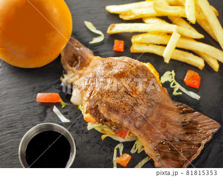 グルメバーガー 81815353