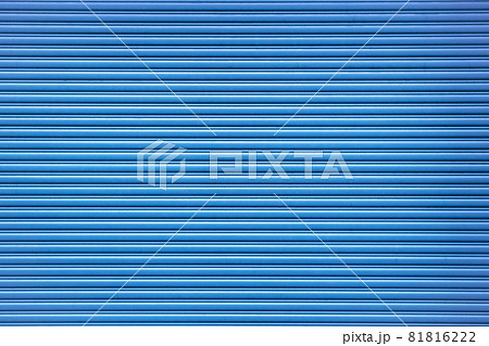 スカイブルーのシャッター 81816222