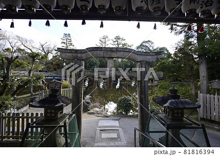 京都御苑 厳島神社 唐破風鳥居 京都御苑 厳島神社 唐破風鳥居 81816394