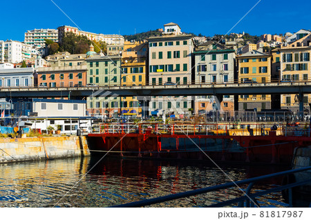 Old Port of Genoa with colorful houses on italian coastline 81817987