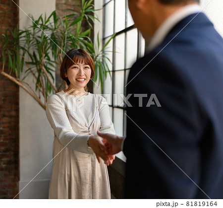 握手 81819164