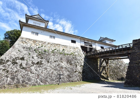 彦根城天秤櫓と廊下橋 81820486