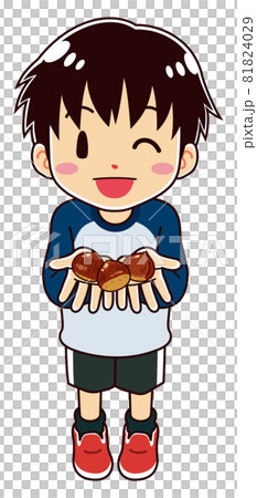 一個可愛的男孩展示他撿到的大栗子 81824029