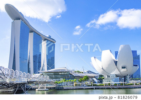 シンガポール　マリーナベイサンズ　ヘリックスブリッジ 81826079