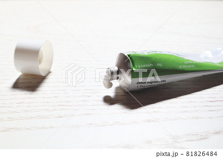 クリーム チューブ入り 4 81826484