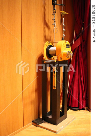 ウインチ ウインチ 81828629