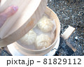 海キャンプの朝 81829112