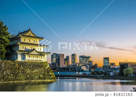 《愛知県》名古屋城　西北隅櫓　夕景 81832163
