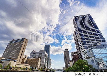 水都大阪　美しい青空　中之島の都市風景　2021年9月上旬 81832903
