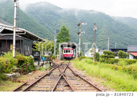 【柵原ふれあい鉱山公園】吉ヶ原駅で眠るキハ303 81840723
