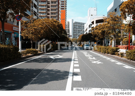 JR京葉線、稲毛海岸駅前の様子 81846480