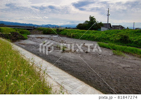 和合橋付近から見た白岩川 富山県中新川郡上市町にて 和合橋付近から見た白岩川 富山県中新川郡上市町にて 81847274