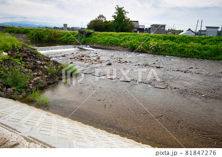 和合橋付近から見た白岩川 富山県中新川郡上市町にて 和合橋付近から見た白岩川 富山県中新川郡上市町にて 81847276