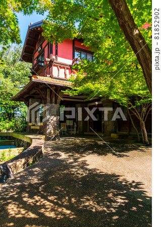 揚輝荘、赤い壁が美しい聴松閣〈愛知県名古屋市〉 81852902