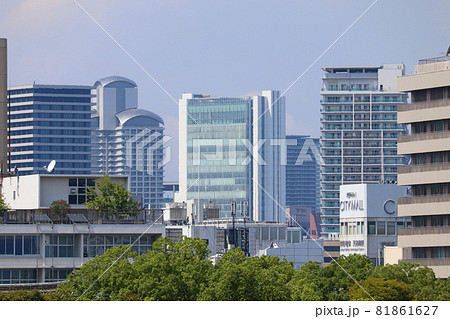 ブリーゼタワー(写真中央。大阪市北区。テナントとして、バイエル薬品本社、日本ハム本社など) ブリーゼタワー(写真中央。大阪市北区。テナントとして、バイエル薬品本社、日本ハム本社など) 81861627
