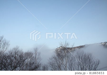 万座温泉、宿窓からの空吹 万座温泉、宿窓からの空吹 81865653