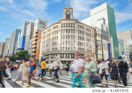 コロナ禍の人流　銀座4丁目交差点　東京都中央区 81865856