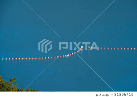 神流湖　下久保ダム　湖面　城峯公園からの景色　　　 81866419