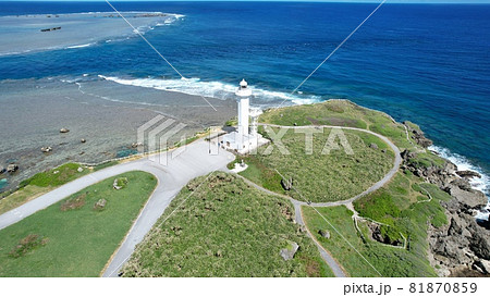 東平安崎灯台と海(宮古島) 東平安崎灯台と海(宮古島) 81870859