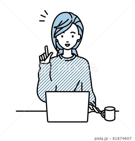 デスクで座ってPCを開いて何かひらめいたリモートワークの女性 デスクで座ってPCを開いて何かひらめいたリモートワークの女性 81874607