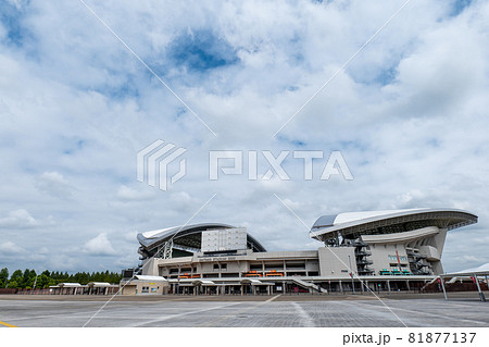 埼玉スタジアムの南門の風景の写真素材