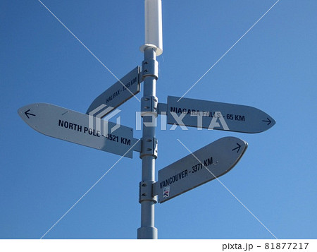 カナダ　トロントアイランドの標識 81877217