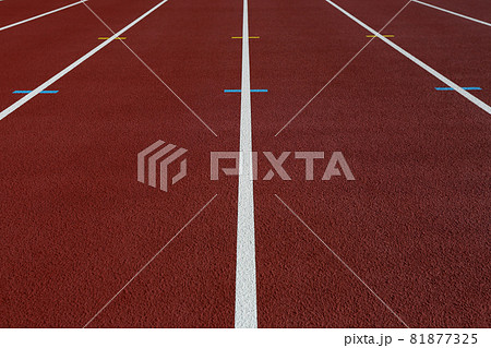 陸上競技場の陸上トラックのライン 陸上競技場の陸上トラックのライン 81877325