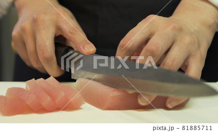 刺身のそぎ切り 81885711