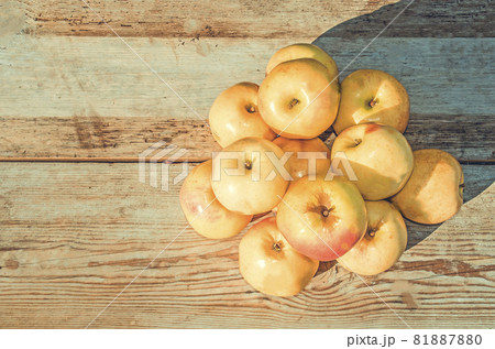 Organic apples flat lay retro tone Organic apples flat lay retro tone 81887880