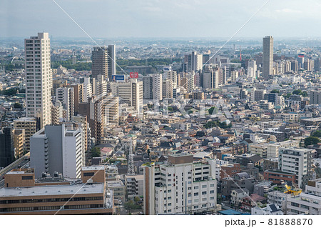ビル群と住宅街 首都高3号線と国道246号玉川線沿いの眺望 東京都世田谷区 ビル群と住宅街 首都高3号線と国道246号玉川線沿いの眺望 東京都世田谷区 81888870