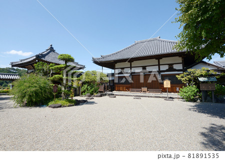 飛鳥寺　本堂と思惟殿　奈良県明日香村 81891535