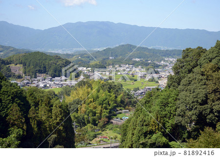 岡寺 境内から明日香村遠望 奈良県明日香村 岡寺 境内から明日香村遠望 奈良県明日香村 81892416