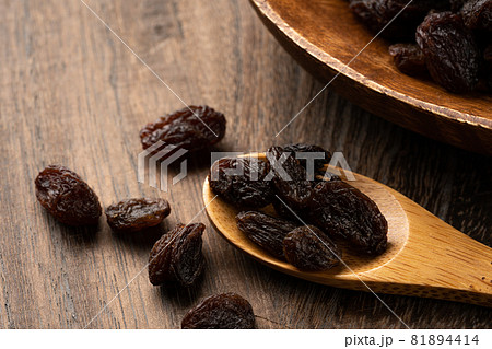 レーズン 81894414