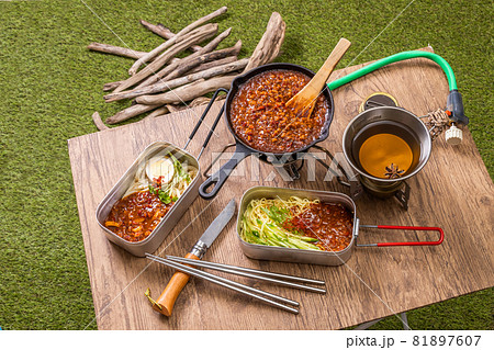韓国料理　じゃじゃ麺　Korean food Jajamen  81897607