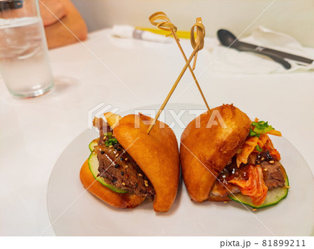 Close up shot of deep fried short rib bun 81899211