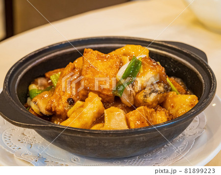 Close up shot of braised tofu and fish pot 81899223