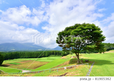 南阿蘇風景 月廻り公園 らくだ山 熊本県高森町高森 の写真素材 南阿蘇風景 月廻り公園 らくだ山 熊本県高森町高森 の写真素材