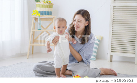 家族・ファミリー・育児・子育て 81905953