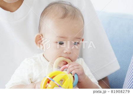 0歳児 ポートレート 0歳児 ポートレート 81908279