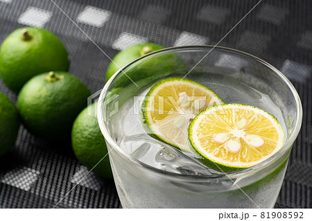 すだち焼酎割りの写真素材