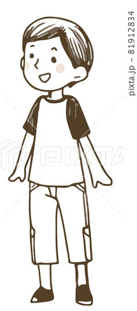 両手を広げる男の子 両手を広げる男の子 81912834