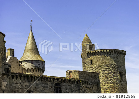 Medieval castle in the town of Vitre, France Medieval castle in the town of Vitre, France 81912968
