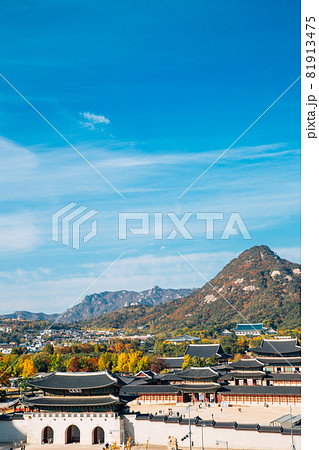 Panorama view of Gyeongbokgung Palace at autumn in Seoul, Korea Panorama view of Gyeongbokgung Palace at autumn in Seoul, Korea 81913475