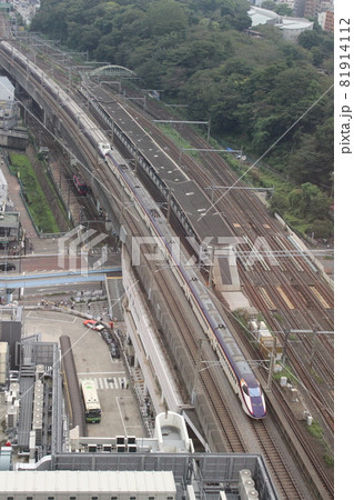 東北へ向かう列車 81914112