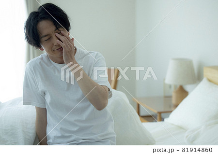 男性　寝室 81914860