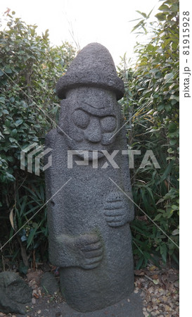 石 玄武岩 石像 81915928