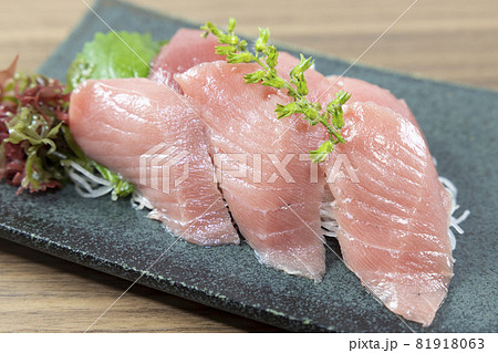 美味しい国産本鮪の刺身 81918063
