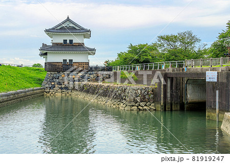 桑名市　桑名市　七里の渡跡の蟠龍櫓（桑名七里の渡し公園）七里の渡跡の蟠龍櫓（桑名七里の渡し公園） 81919247