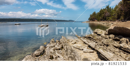 Rocky Shore with Canadian Nature Landscape on the Pacific Ocean West Coast. 81921533