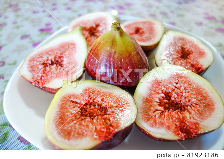 食べ頃のイチジク 食べ頃のイチジク 81923186